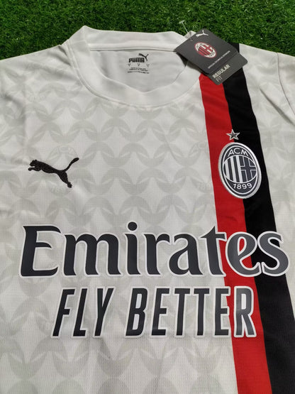 Camiseta del AC Milan versión Audiencia 23/24