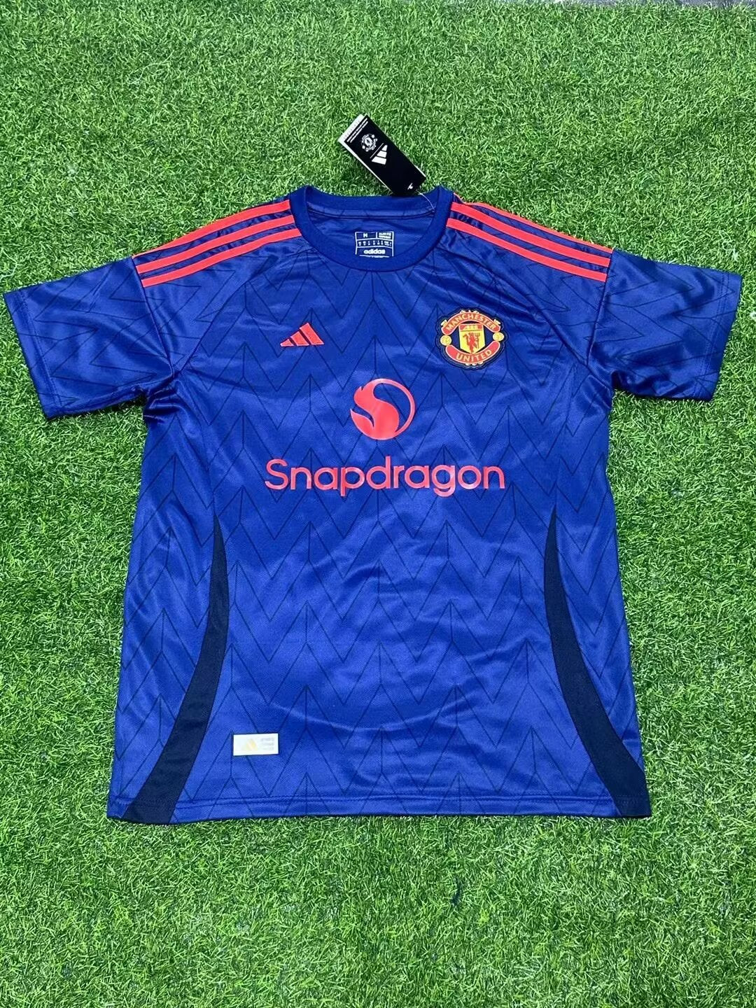 Manchester United shirt Audience version 24/25